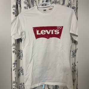 Levi’s t shirt
